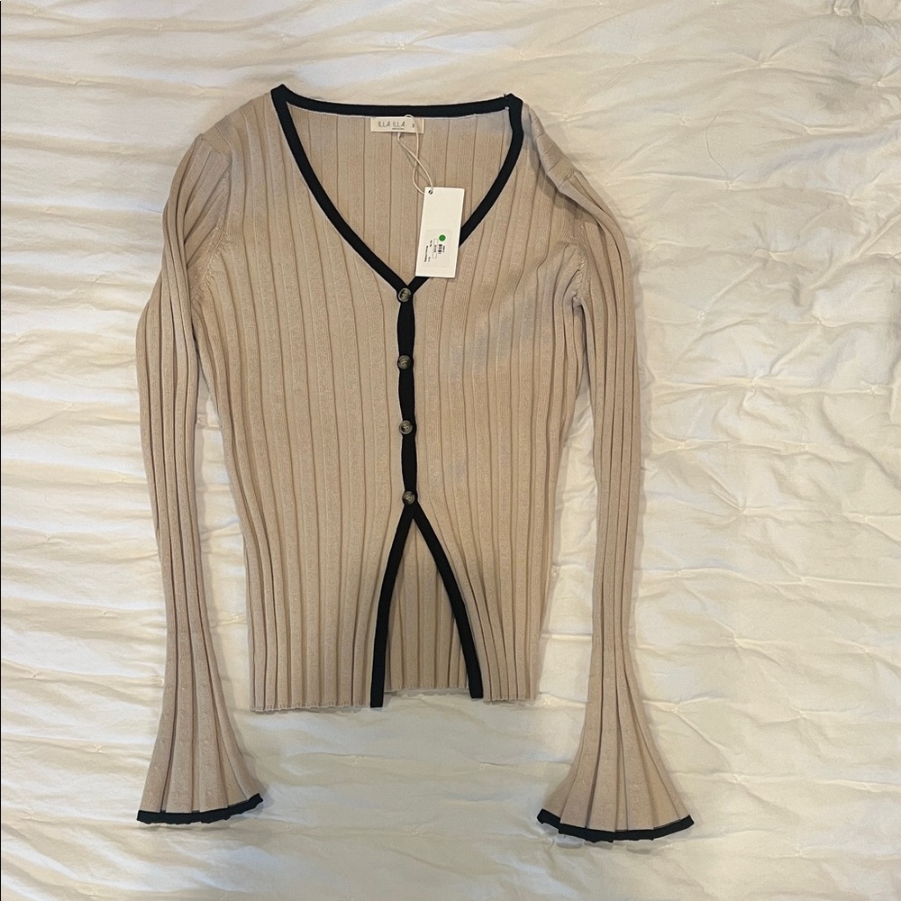 ILLA ILLA Beige Ribbed V-Neck Cardigan with Black Trim